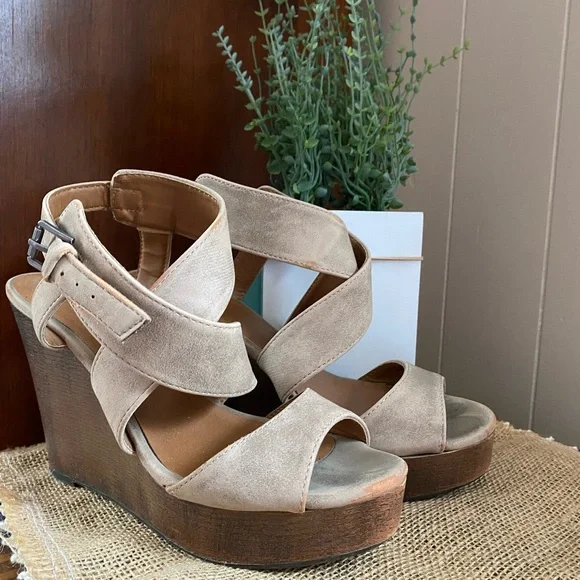 Women's Indigo Tan Wedge Sandals - Picture 5 of 7